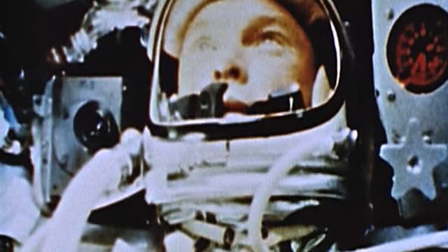 S01:E01 - The History of Flying and the Space Race
