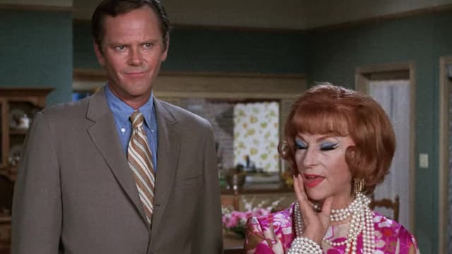 Watch Bewitched S E Darrin On A Pedestal Free Tv Shows Tubi