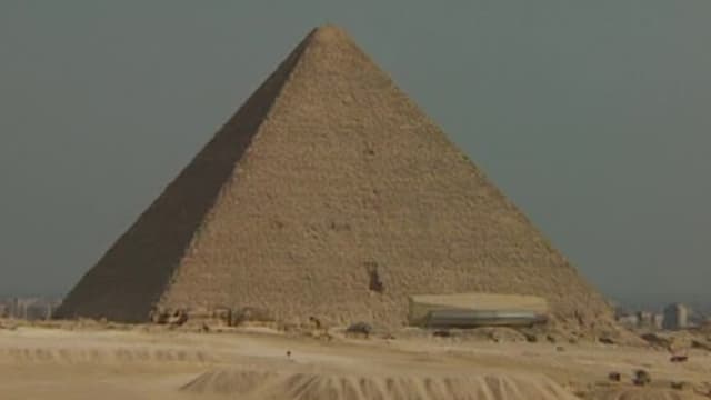 S01:E12 - Egyptian Pyramids: Amazing Artifacts or Alien Edifices?