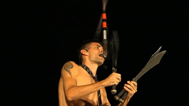 S01:E03 - The World Buskers Festival - Christchurch, New Zealand