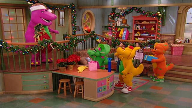 S11:E1119 - Gift of the Dinos / a Visit to Santa
