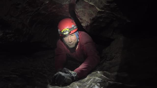 S01:E02 - Caving