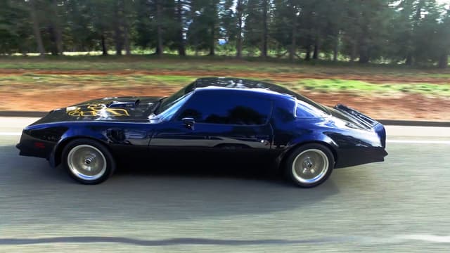 S01:E02 - 1977 Trans Am - Blackout Edition