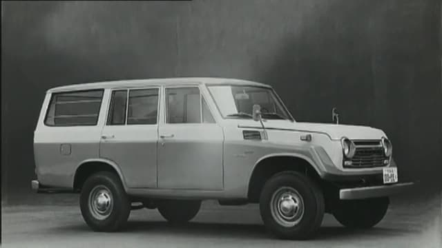 S01:E02 - Toyota's Bush Taxis