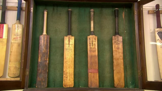 S05:E18 - Cricket Bats