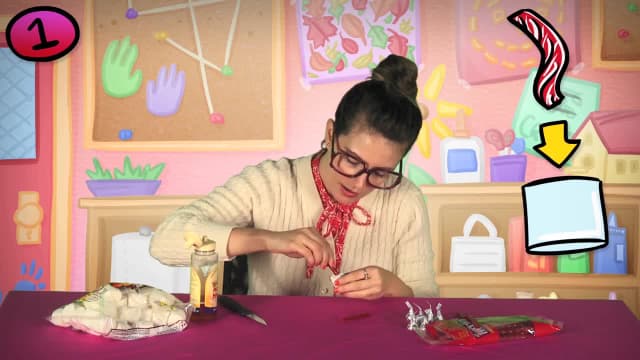 S03:E04 - Holiday Candy Crafts - Make a Candy Dreidel for Hanukkah!