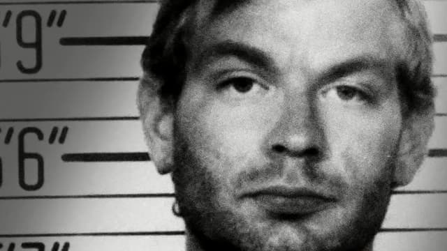 Watch Murder Made Me Famous S05:E02 - Jeffrey Dahmer - Free TV Shows | Tubi