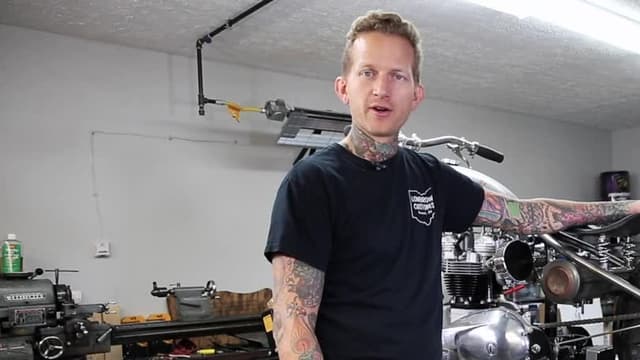 S01:E03 - How to Mount and Install a Fender on a Triumph Chopper