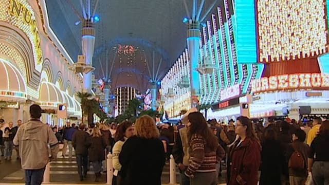 S01:E06 - Vegas Christmas