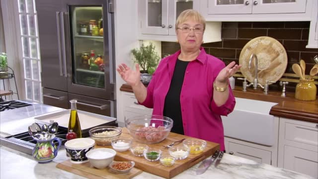 Watch Lidia's Kitchen S05:E516 - Meatballs - Free TV Shows | Tubi