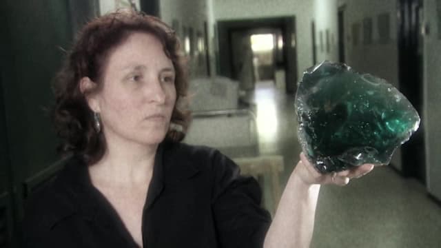 S03:E02 - Ancient Glass