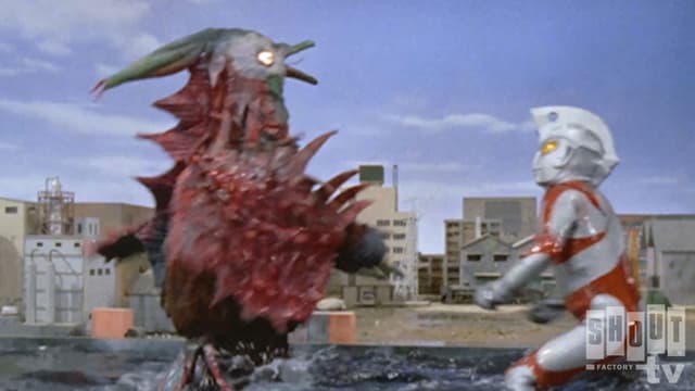 S01:E18 - Ultraman Ace: S1 E18 - Give the Pigeon Back!