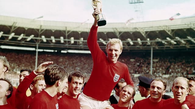 S01:E03 - Football's Greatest Stage | Bobby Moore
