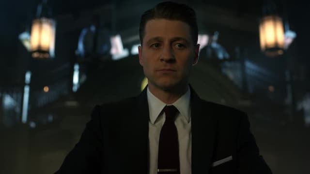 Watch Gotham S04:E11 - Queen Takes Knight - Free TV Shows | Tubi