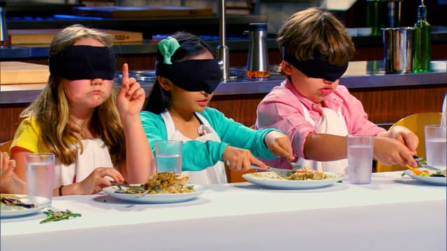 Watch MasterChef Junior S04:E02 - Junior Edition: A Sweet Su Free TV | Tubi