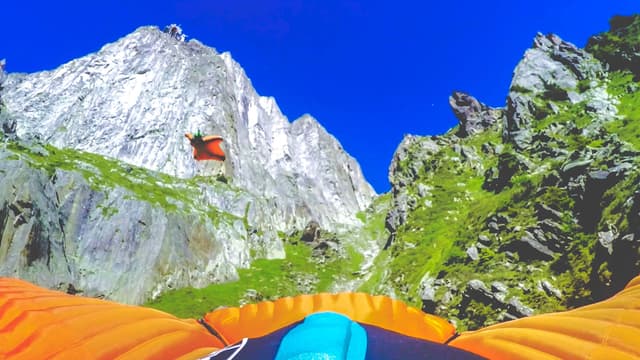 S01:E10 - Mont Blanc Heli-Jump