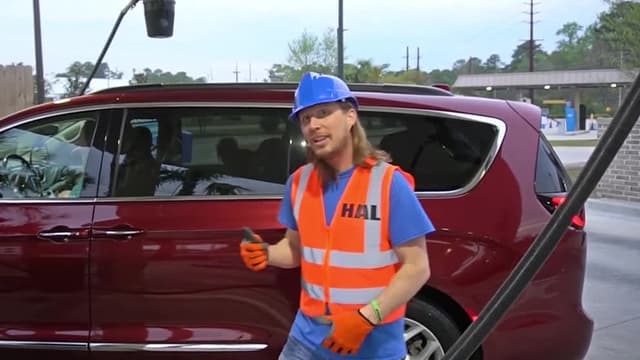 S01:E03 - Handyman Hal works at the Car Wash | Drive Thru Car Wash for Kids