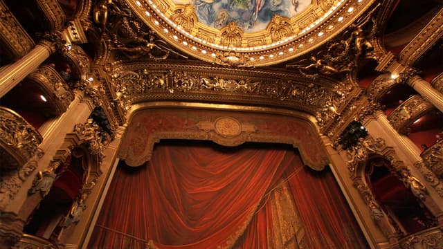 S01:E10 - Theaters and Opera Houses: Unforgettable Experiences