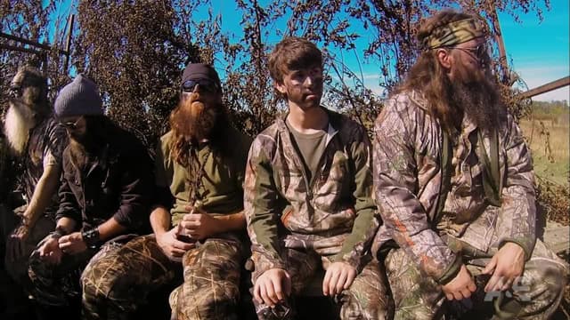 Watch Duck Dynasty S05:E08 - Fowl Playhouse Free TV | Tubi
