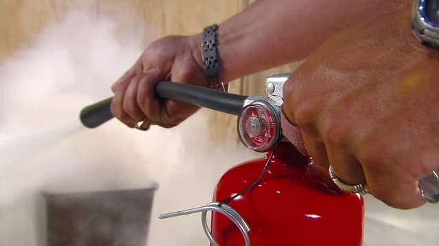 S05:E21 - Fire Extinguishers