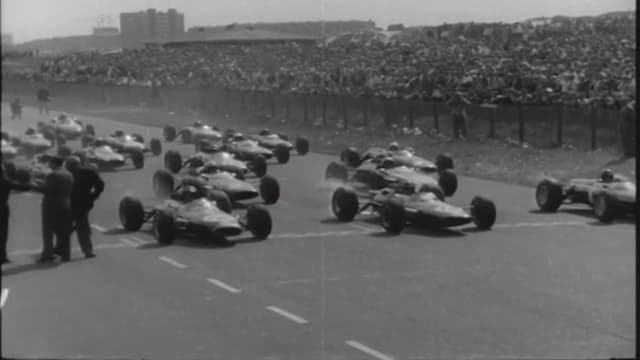 S01:E15 - Motor Car Racing: 1964