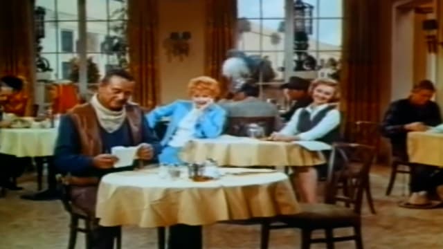 S05:E10 - Lucy and John Wayne